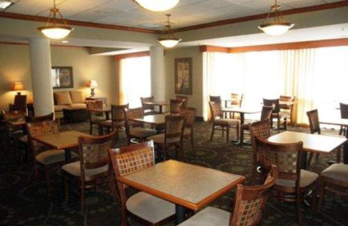 Airport Township Hotel | Quality Inn Florissant-St Louis