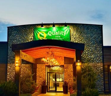 Rainy River District Hotel | Quality Inn Fort Frances