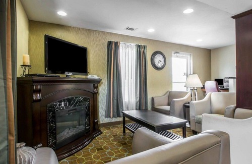 Greenwood Hotel | Quality Inn Greenwood Hwy 25