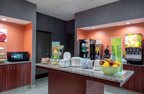 Holly Springs Hotel | Quality Inn Holly Springs South