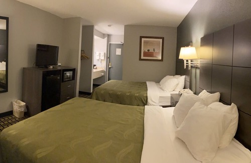 Mauston Hotel | Quality Inn Mauston I-90