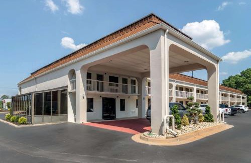 McDonough Hotel | Quality Inn McDonough Atlanta South