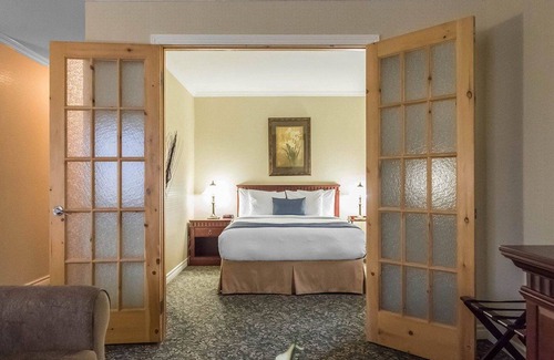 Mont-Laurier Hotel | Quality Inn Mont-Laurier