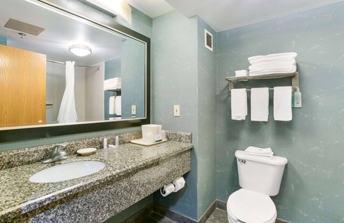 Edgewood Hotel | Quality Inn & Suites Bel Air I-95 Exit 77A