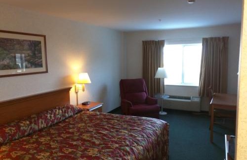 Belmont Hotel | Quality Inn & Suites Belmont Route 151