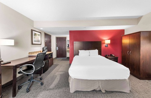 Columbus Hotel | Quality Inn & Suites Columbus