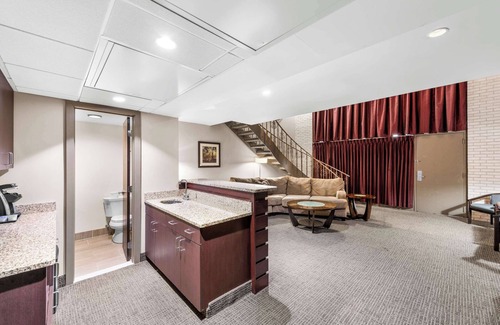 Columbus Hotel | Quality Inn & Suites Columbus