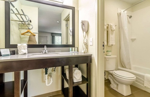 Creedmoor Hotel | Quality Inn & Suites Creedmor - Butner