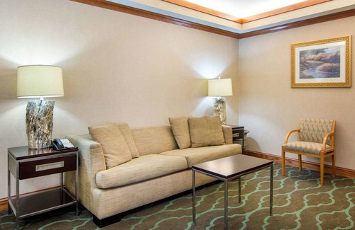 Decatur Hotel | Quality Inn & Suites Decatur - Atlanta East