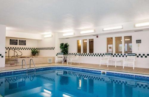 Greater South Side Hotel | Quality Inn & Suites Des Moines Airport