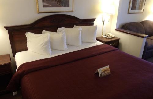 Eldridge Hotel | Quality Inn & Suites Eldridge Davenport North