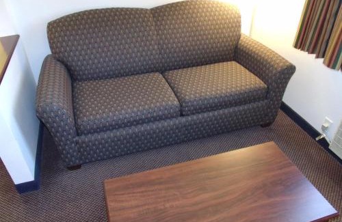 Eldridge Hotel | Quality Inn & Suites Eldridge Davenport North