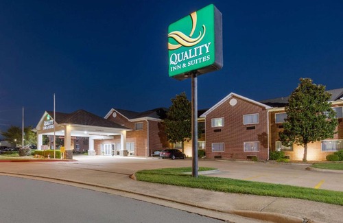 Mountain Home Hotel | Quality Inn & Suites Mountain Home North