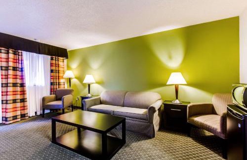 Quad Cities Hotel | Quality Inn & Suites Moline - Quad Cities