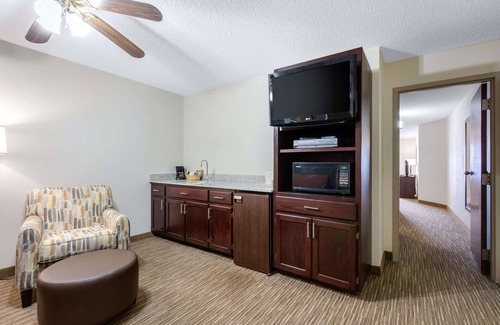 Mountain Home Hotel | Quality Inn & Suites Mountain Home North