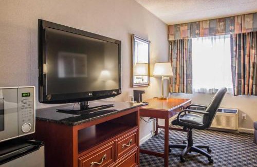 St. Charles Hotel | Quality Inn & Suites St Charles -West Chicago