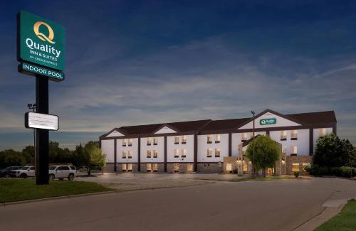 Manhattan Hotel | Quality Inn & Suites