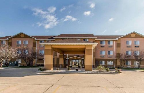Mount Pleasant Hotel | Quality Inn & Suites