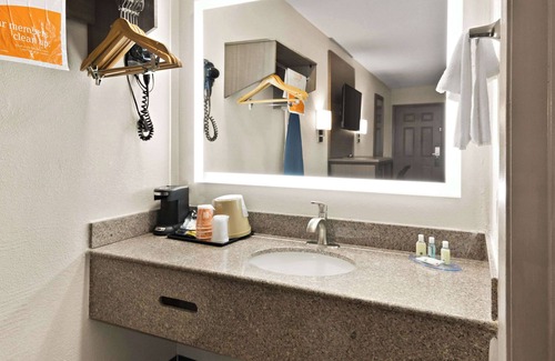 Weatherford Hotel | Quality Inn & Suites