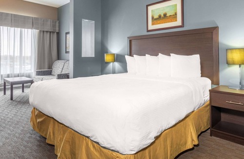 Victoriaville Hotel | Quality Inn & Suites Victoriaville