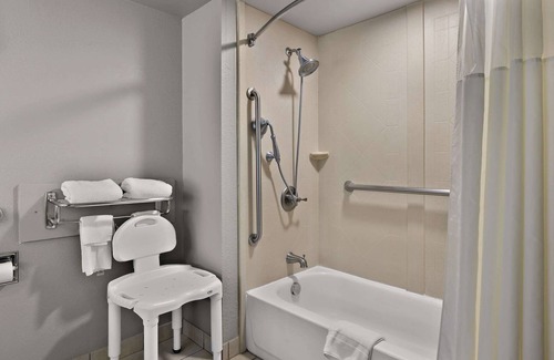 Vidalia Hotel | Quality Inn & Suites Vidalia