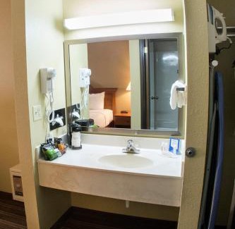 Athens Hotel | Quality Inn