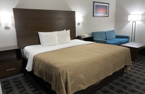 Hillsboro Hotel | Quality Inn