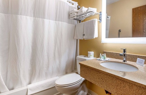 South Sanford Hotel | Quality Inn