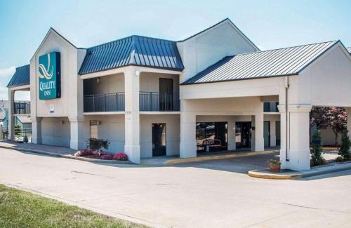 Turners Hotel | Quality Inn US65 & E Battlefield Rd Springfield