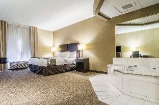 Graham Hotel | Quality Suites Graham - Burlington South