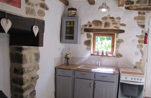 Gomene Cottage | Quality Traditional Gite for 2 in Gomene central Brittany - HEATED pool & WIFI