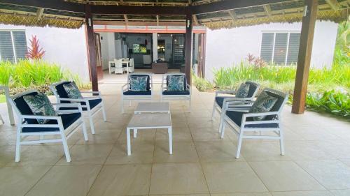 Mele House | Qualius Lodge - Port Vila's WOW Factor! Huge 5 Bedroom, 3 Bath Seaside Paradise