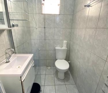 Itapira House | Quarto privativo no centro 01