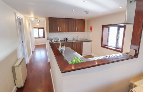 Nantwich Cottage | QUAYSIDE APARTMENT, pet friendly in Nantwich