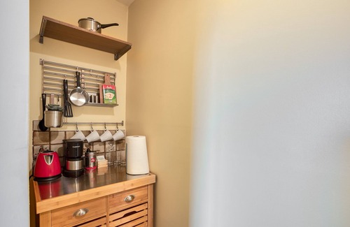 East Queen Anne House | Queen Anne Castle, 1 Bedroom with Sweeping City and Sound Views, 8days max.