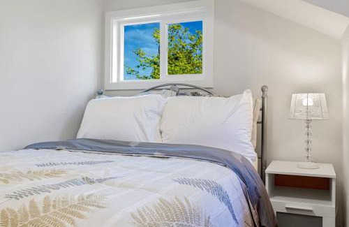 East Queen Anne House | Queen Anne Charm Near Tech Hubs & Entertainment