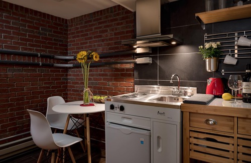 Lower Queen Anne Apartment | Queen Anne New Design Studio, 8days max.