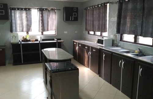 Kweiman Apartment | QUEEN BED SUITE, HIGH SPEED FREE WIFI & PARKING