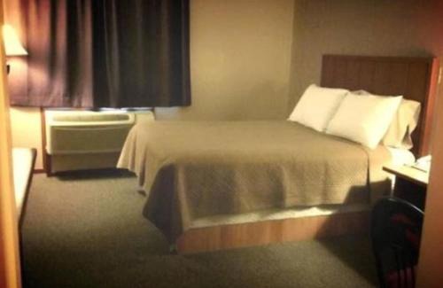 Fort Gary Hotel | Queen Bee Hotel