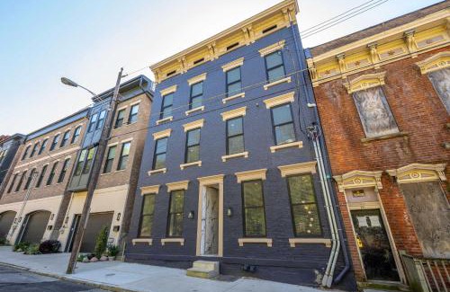 Mount Auburn Apartment | Queen City Views 3 Chic 2 BDR