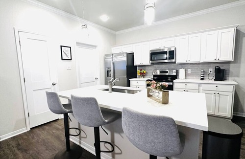 Leon Junction House | Queen's Quarters @ SPG Europa in Temple TEXAS