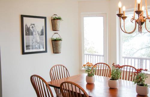 Rossmore House | Queen Suite with Private Ensuite at Fancie's PEC - Suite 1
