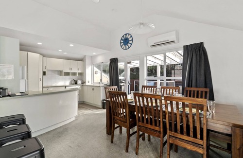 Fernhill Cottage | Queenstown Haven - Queenstown Holiday Home