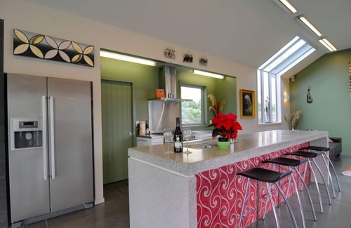 Kawarau Falls House | Queenstown Lakeside Holiday House