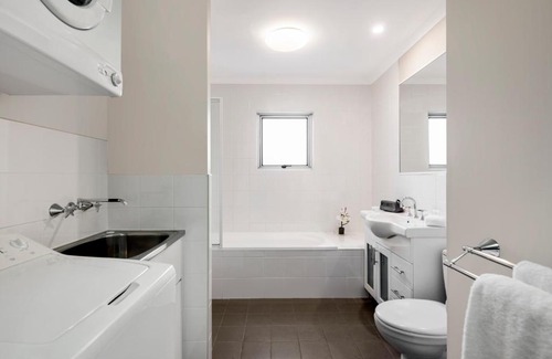 Wollongong CBD Apartment | Quest Wollongong