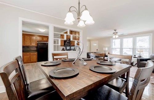 Cayce House | Quick Drive to Ft Jackson - The Indie Rancher