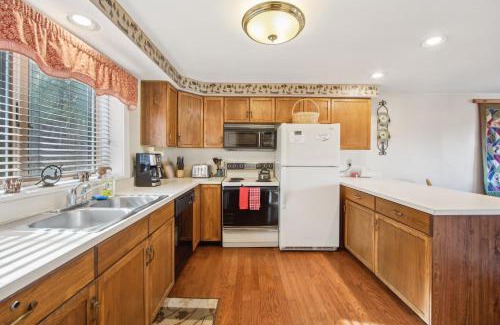 North Creek House | Quick Silver 9D - Comfy Townhome for All Seasons