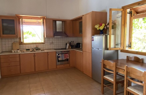 Roumeli Villa | Quiet 2 bedroom air-conditioned villa with private pool, patio and roof terrace