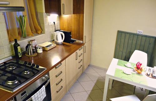 Erzsebetvaros Apartment | Quiet 2 bedroom apartment near parks, bars and sights — great location!