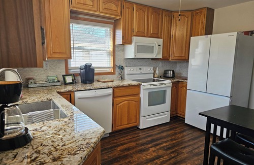 Lake Geneva Cottage | Quiet 2bd 1ba ranch with off street parkingWalking distance to downtown/beach.